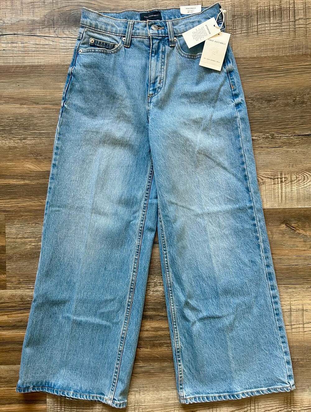 Free Assembly Wide Leg Jeans Size 0 Light Wash Denim New